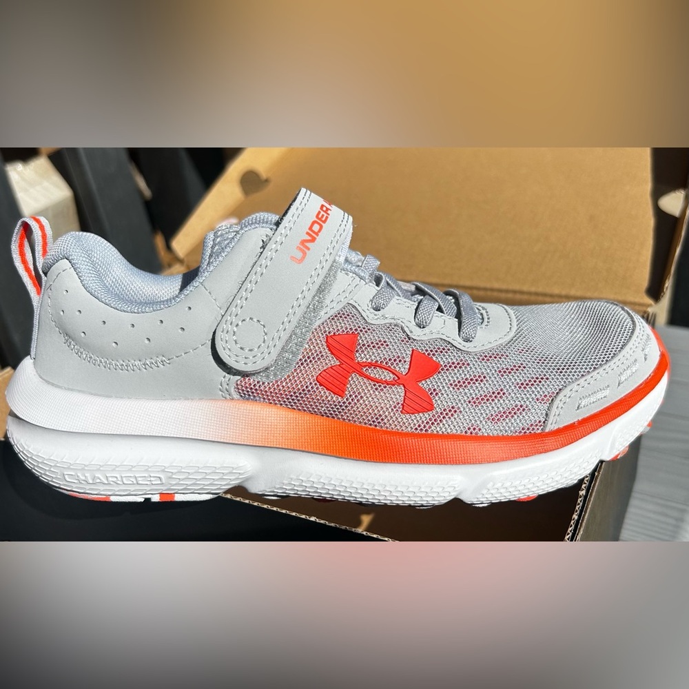 NWT UNDER ARMOUR Kids' Gray and Orange Sneakers Size 2 Y shoes